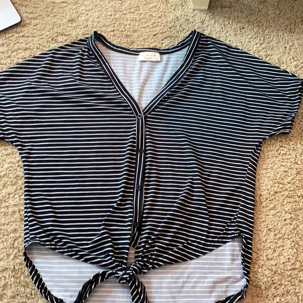 Very cute with adorable tie at bottom. Super soft.